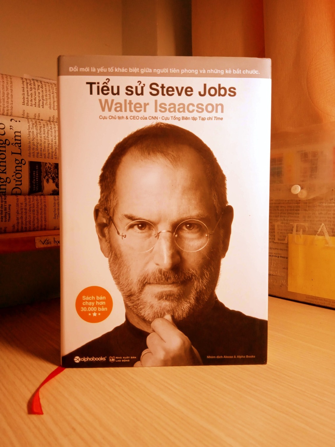 Cuốn Sách Đầy Đủ Nhất Về Cuộc Đời Steve Jobs : Tiểu Sử Steve Jobs ( Bìa Cứng )