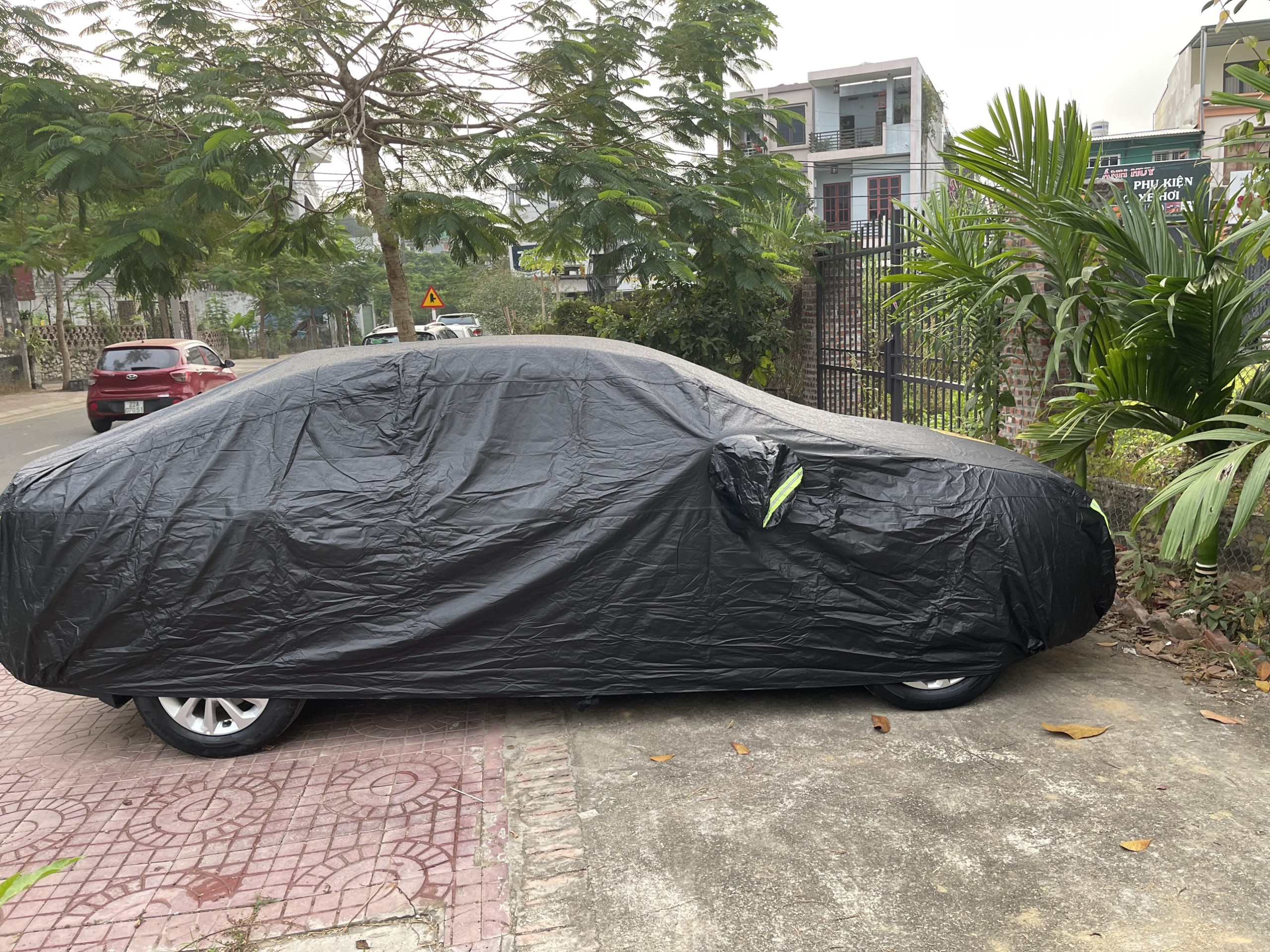 Bạt phủ ô tô Volkswagen Tiguan chất liệu Polyester - màu đen cao cấp MACSIM màu đen - sử dụng trong nhà và ngoài trời