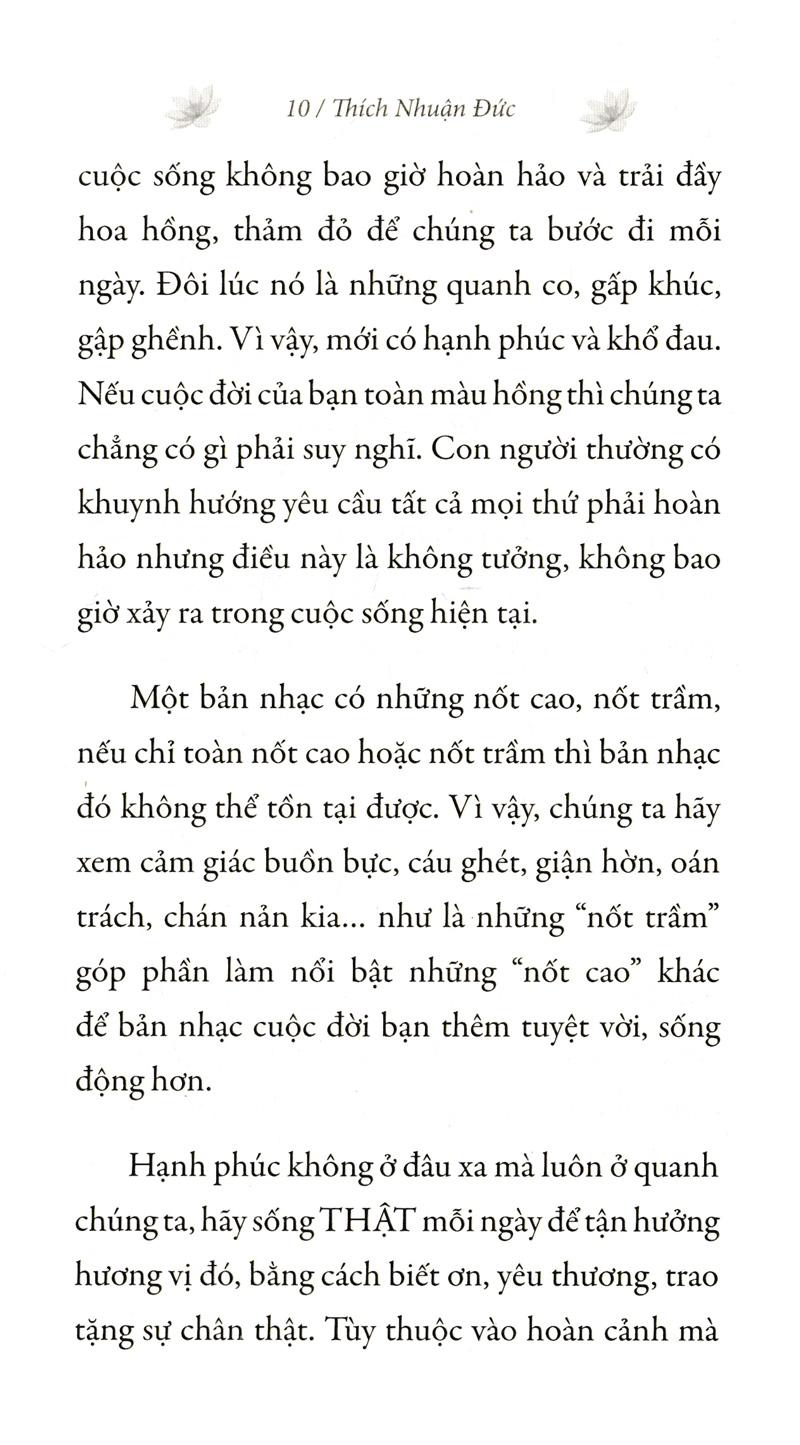Nhẹ Tênh Giữa Dòng Đời