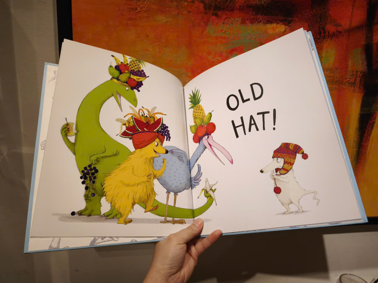 Sách - Old Hat by Emily Gravett - Picture Books / Childrens in English
