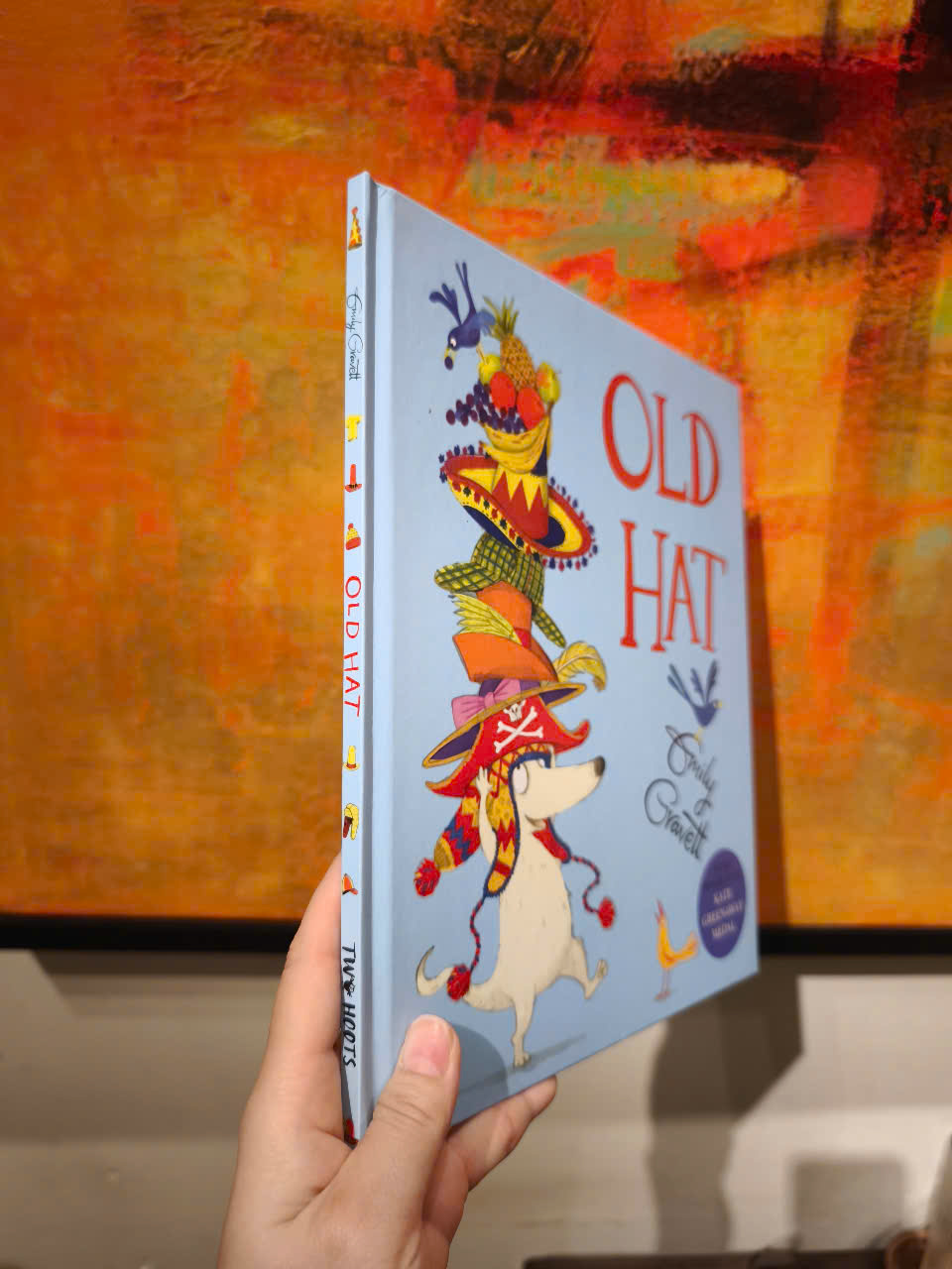 Sách - Old Hat by Emily Gravett - Picture Books / Childrens in English