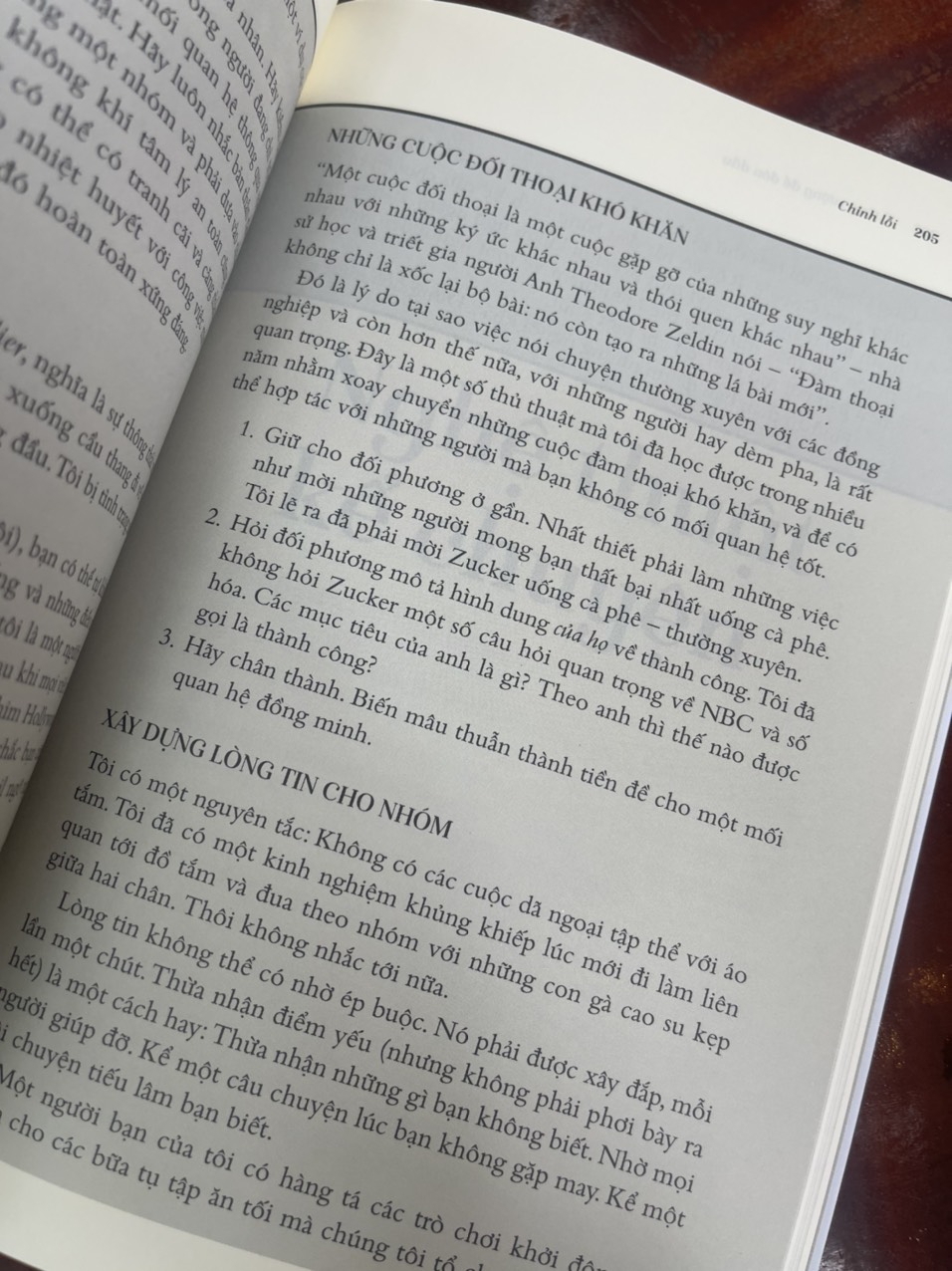 (Sách kinh tế hay nhất năm 2018) TƯỞNG TƯỢNG ĐỂ ĐÓN ĐẦU - Beth Comstock & Tahl Raz - Trần Huy Hà dịch – Nhà Xuất Bản Trẻ